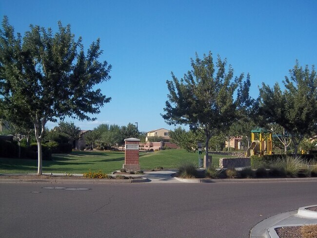 Building Photo - Marley Park 4 bedroom! Excellent community...