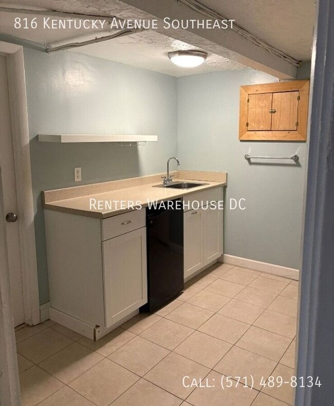 Building Photo - 816 Kentucky Ave SE