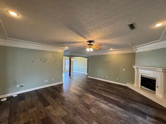 Building Photo - 312 Ridgedale Dr