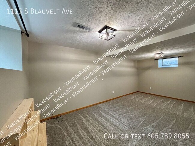 Building Photo - 1113 S Blauvelt Ave