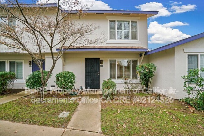 Building Photo - 8811 Salmon Falls Dr