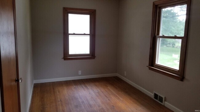 Building Photo - 1025 Hillcrest Rd