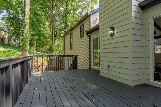 Building Photo - 2708 Spencers Trace NE