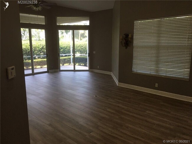 Building Photo - 2203 NW Seagrass Dr