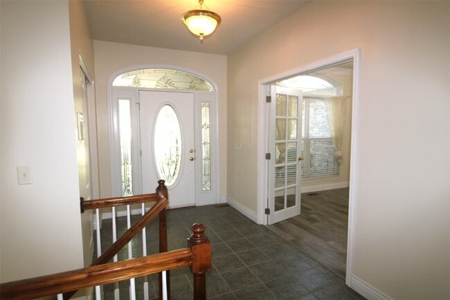 Building Photo - 320 Remington Way Dr