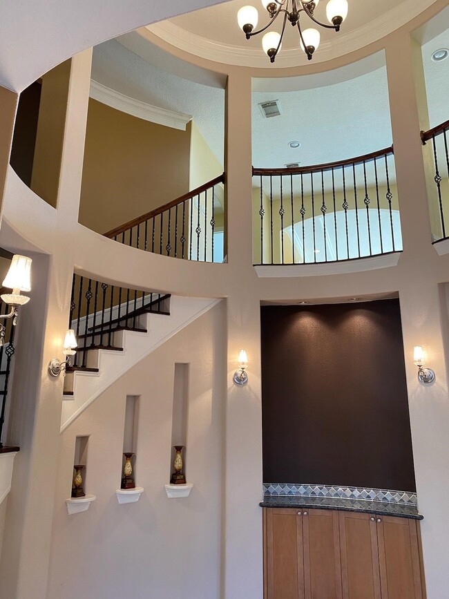 Building Photo - 11815 Canyon Mills Dr