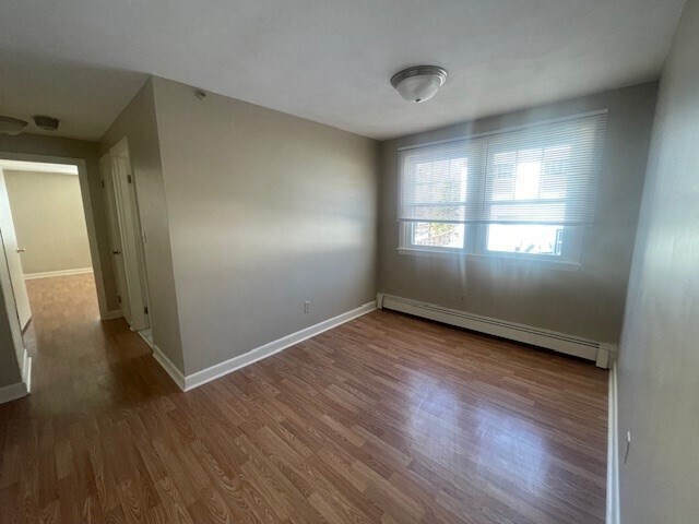 Building Photo - 125 Common St