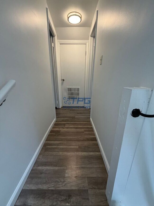 Building Photo - 792 S 15th St