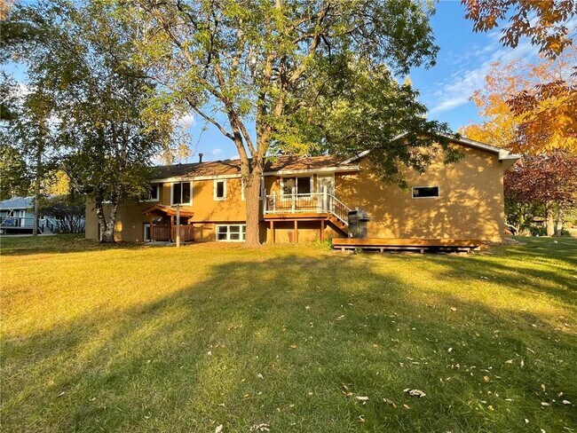 Building Photo - 5559 Turtle Lake Rd