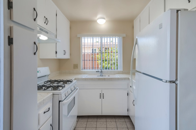 Kitchen / New Cabinets Counter - 2154 Adams Ave