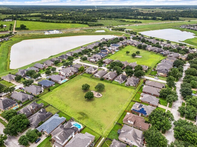 Building Photo - 2314 Winchester Lake