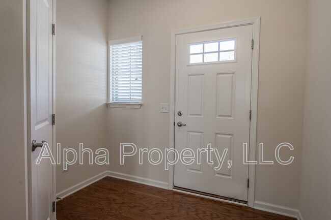 Building Photo - 406 Christiane Way