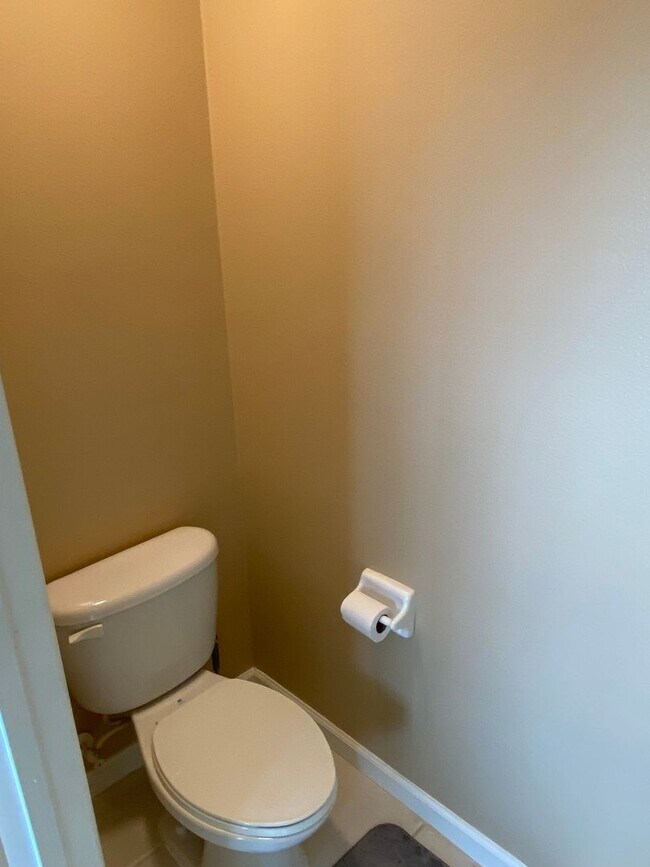 Building Photo - MOVE-IN SPECIAL!!! Townhome 3 Bedroom/2.5 Bathroom in Winter Park in a gated community