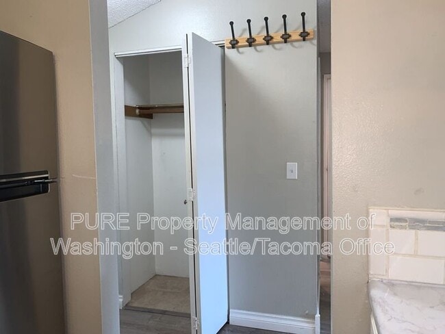 Building Photo - 3430 I St NE