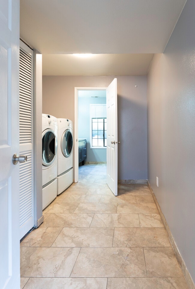 Building Photo - 18135 160th Ave SE