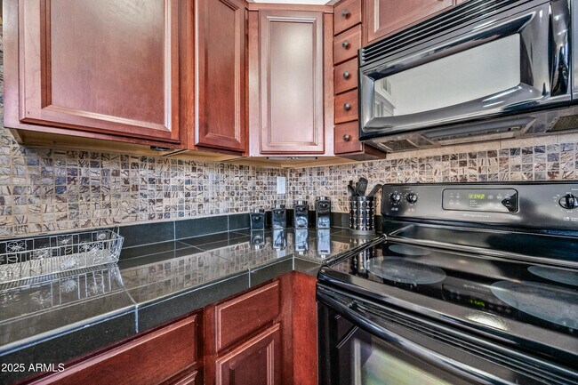 Building Photo - 4630 N 68th St