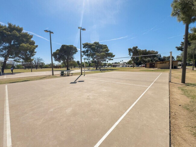 Building Photo - 2Bed/1.5Bath Townhome at Glendale/43rd Ave! Move-In Ready on 05/07/2026!