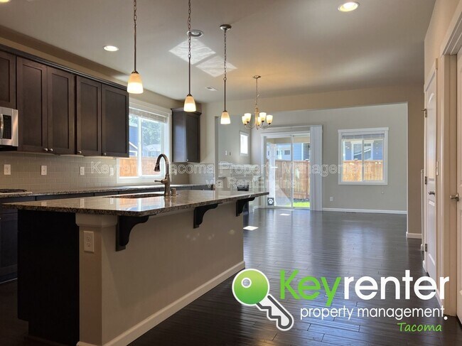 Building Photo - 16128-16181 81 Ave E