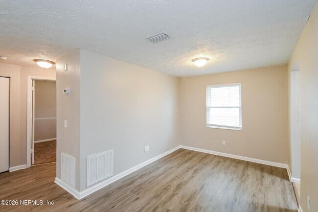 Building Photo - 1721 Stacey Ct