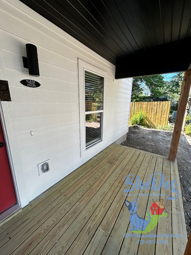 Building Photo - PRE-LEASING Newer 2 story home near Downtown Fayetteville