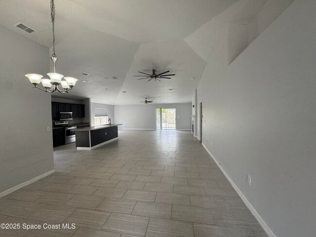 Building Photo - 8517 Ivanhoe Dr