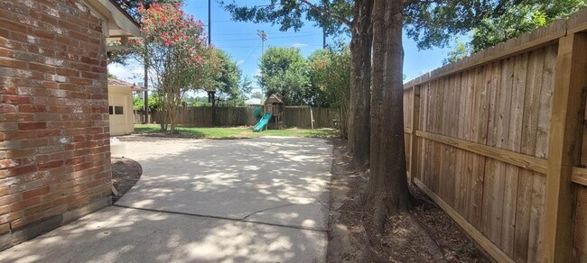 Building Photo - 2514 Deer Valley Dr