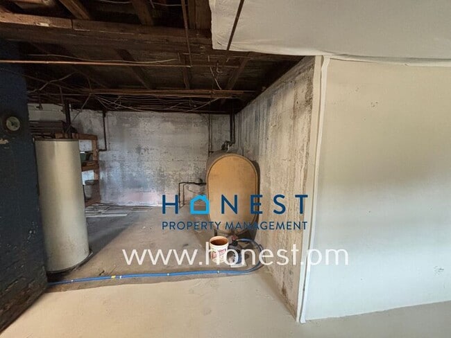 Building Photo - 273 Pond Rd