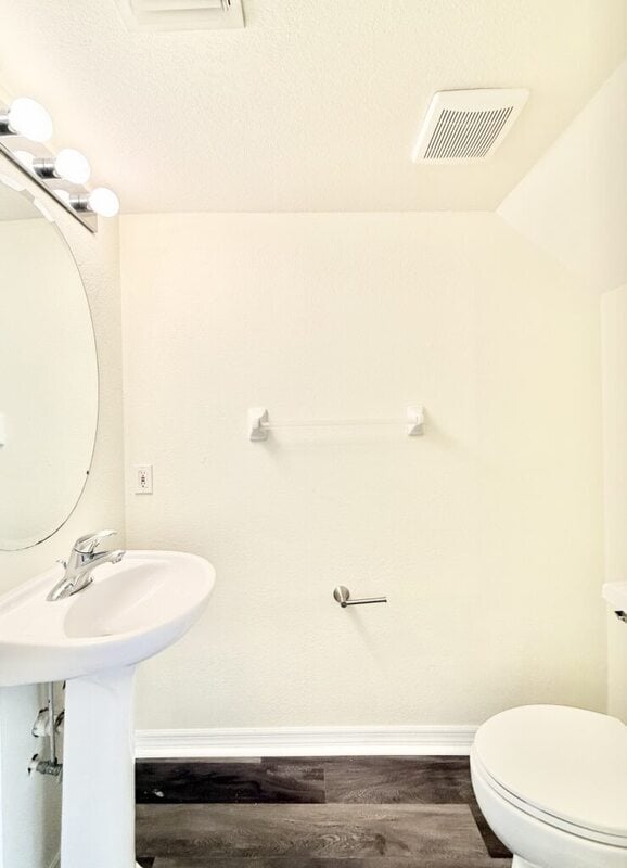 Building Photo - 13706 Forest Lake Dr