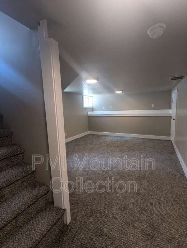 Building Photo - 249 S 400 E
