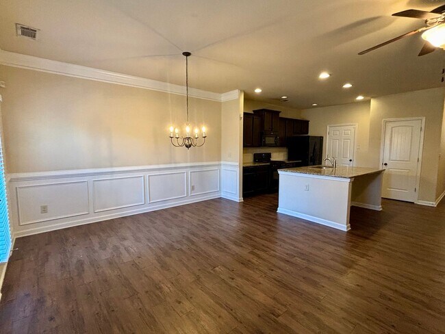 Building Photo - 2723 Morgan Glen Rd NE