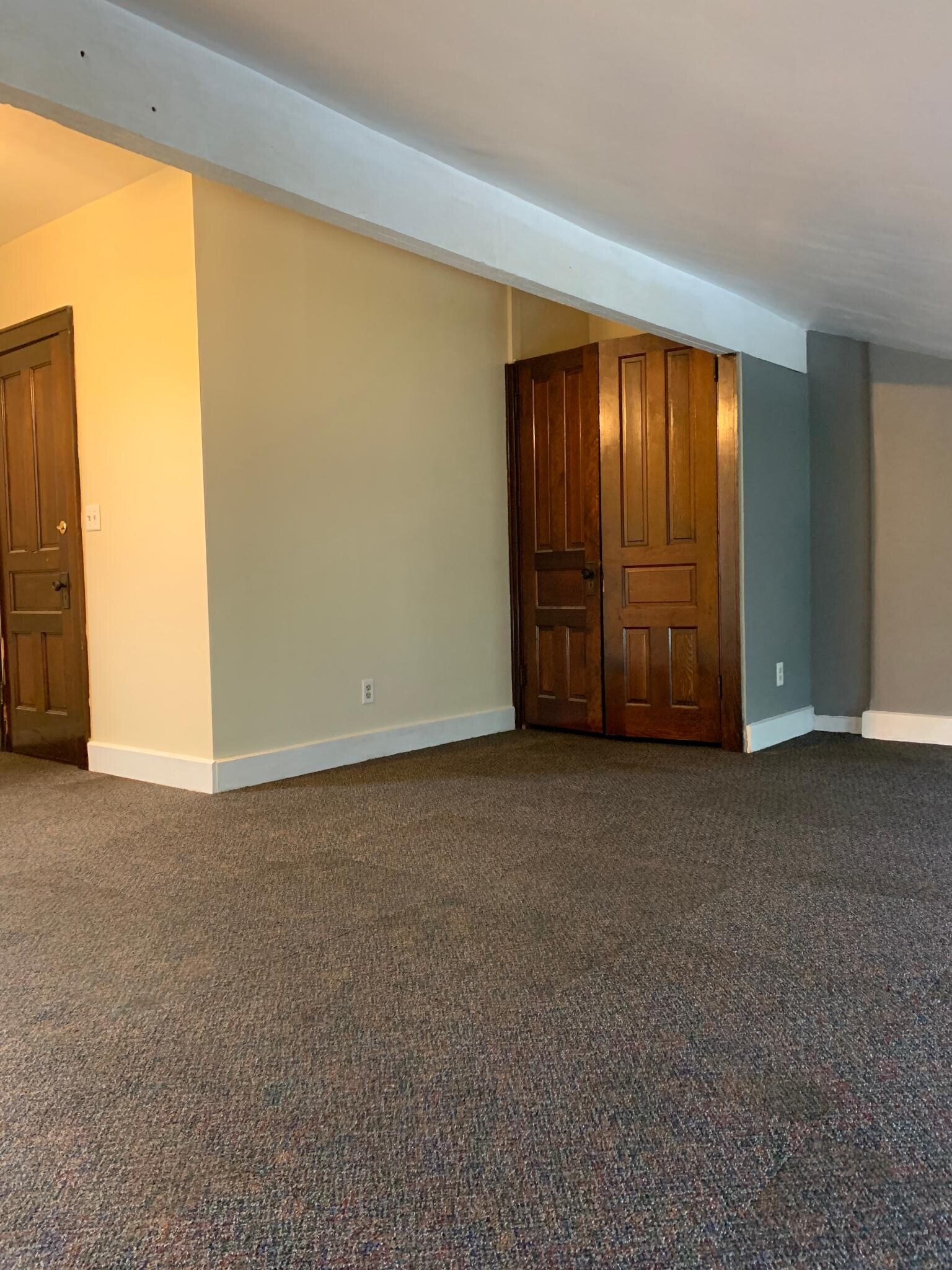 Building Photo - 2415 Vine St