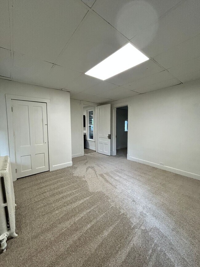 Building Photo - Two bedroom duplex