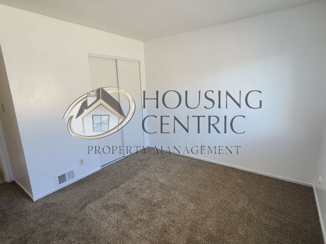 Building Photo - 9013 Montoya St