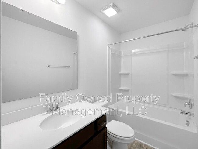 Building Photo - 105 Whimbrel Dr