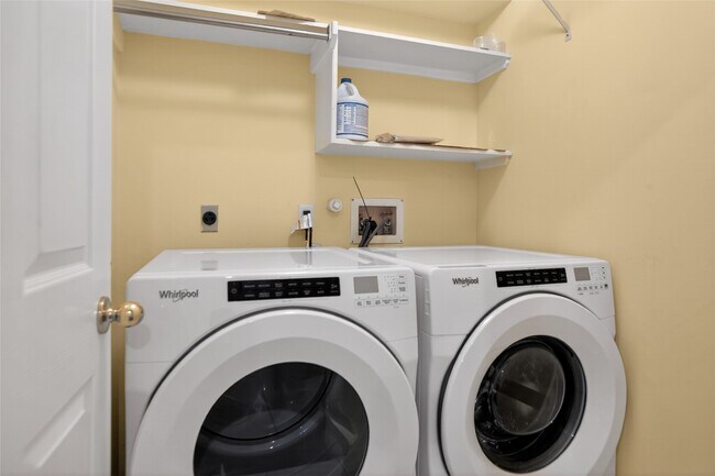 Building Photo - 12530 Meadowglen Dr