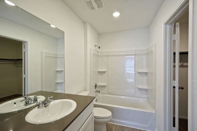 Building Photo - 766 Tulsa Trl