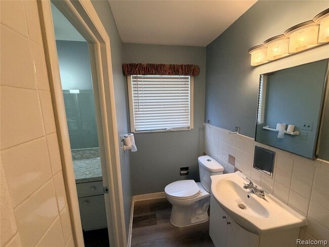 Building Photo - 1080 W Highland Rd