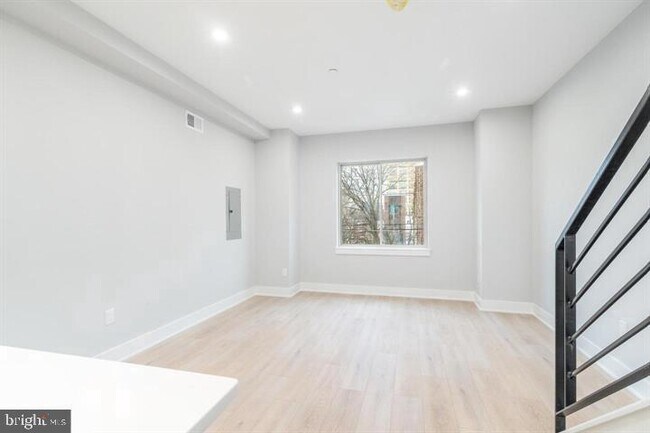 Building Photo - 2022 N 3rd St