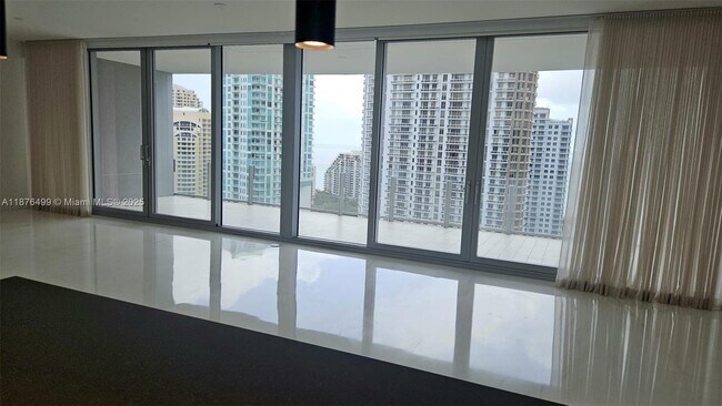 Building Photo - 300 Biscayne Blvd Way