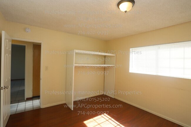 Building Photo - 830 E Anaheim St