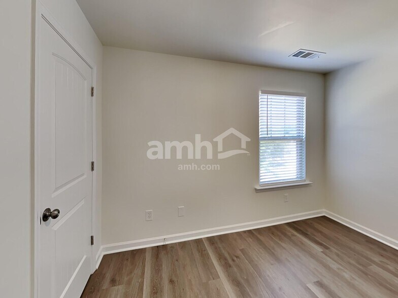 Building Photo - 392 Bandelier Cir