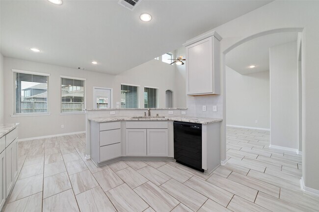 Building Photo - 18511 Grand Spanish Oak Ct