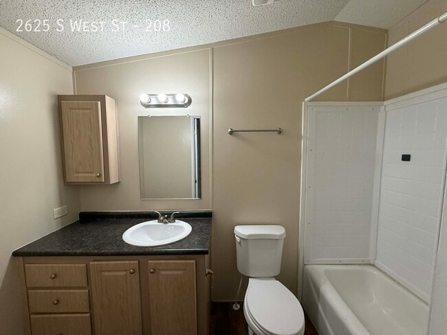 Building Photo - 2625 S West St