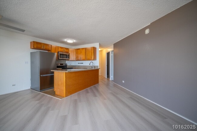 Building Photo - 2 Bed 2 Bath 2 Parking IN PEARL CITY