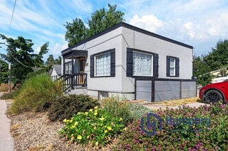 Building Photo - Bottom unit of Duplex