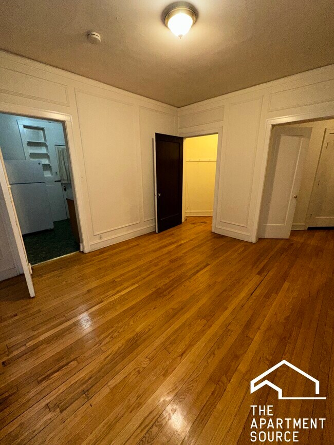 Building Photo - 1307 Oak Ave
