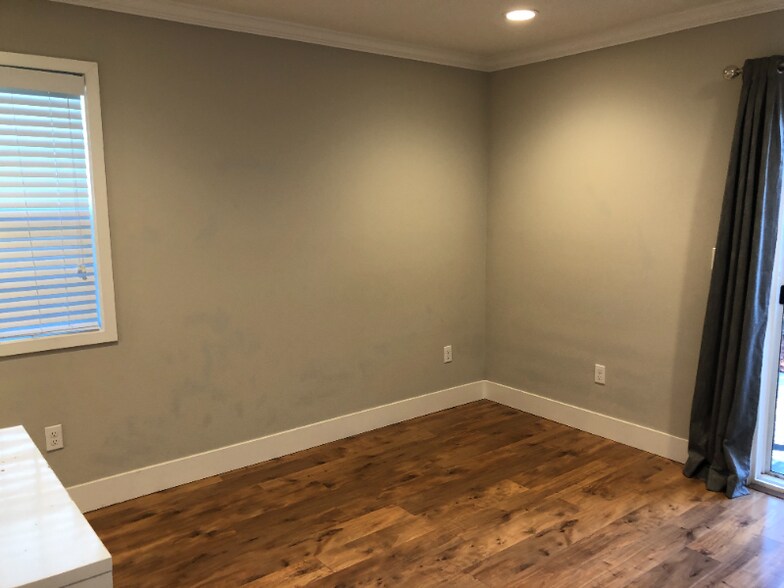 Building Photo - 218 Bradford Dr