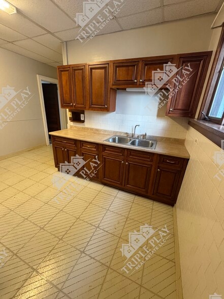 Kitchen - 213 King St