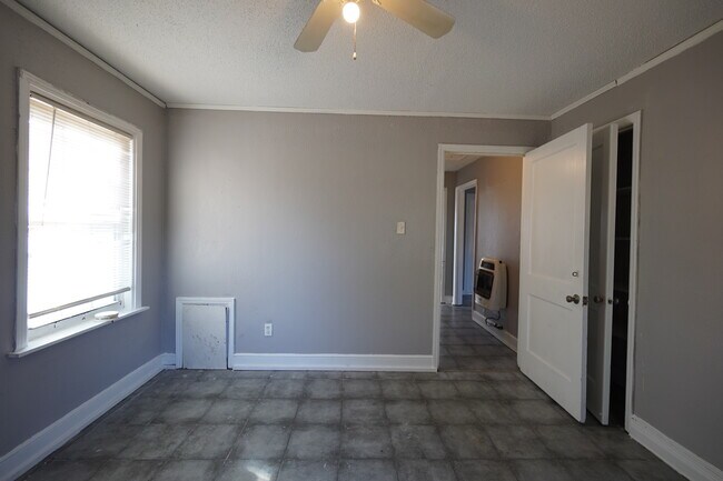 Building Photo - 2361 Joy Ln