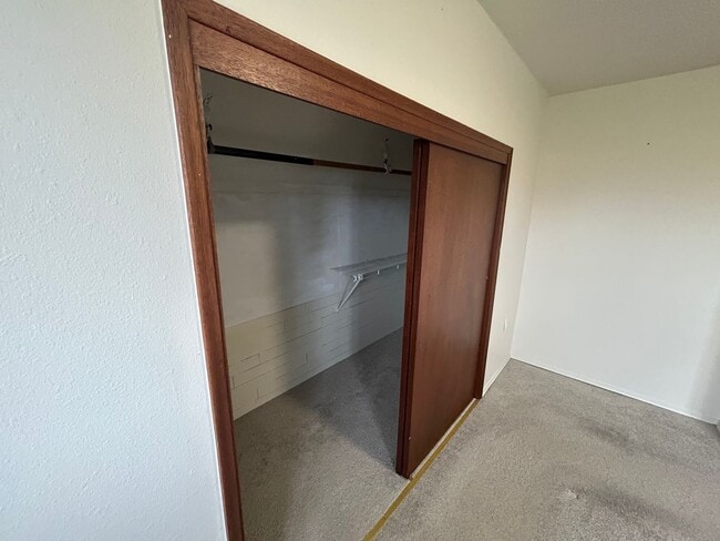 Building Photo - Great 3 bedroom 1.75 bath House in Tacoma with large backyard!